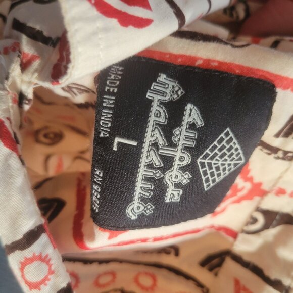 Vintage Super Massive Long Sleeve Button-Up Shirt With Geometric Print & Chest P - Picture 2 of 4